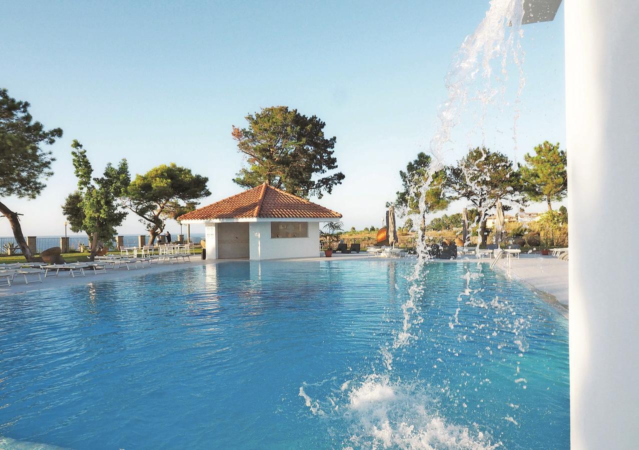 Tui Blue Tropea Hotel Santa Domenica  Bagian luar foto